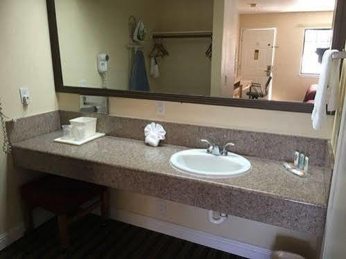 Quality Motel 3*